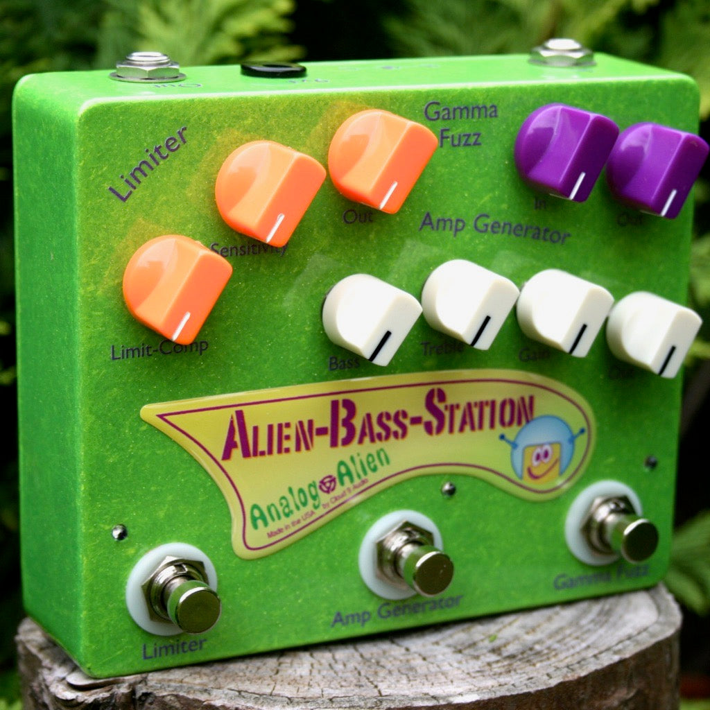 Alien Bass Station